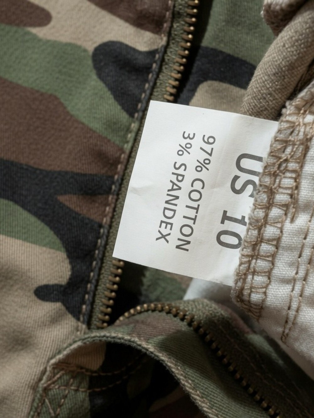 Ochenta Women's Woodland Camo Cargo Shorts Size 10 - Picture 6 of 6